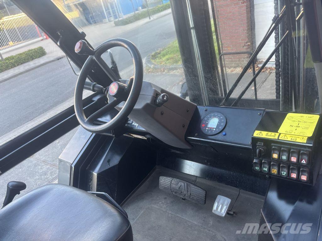 Manitou M30-4 험지용 트럭