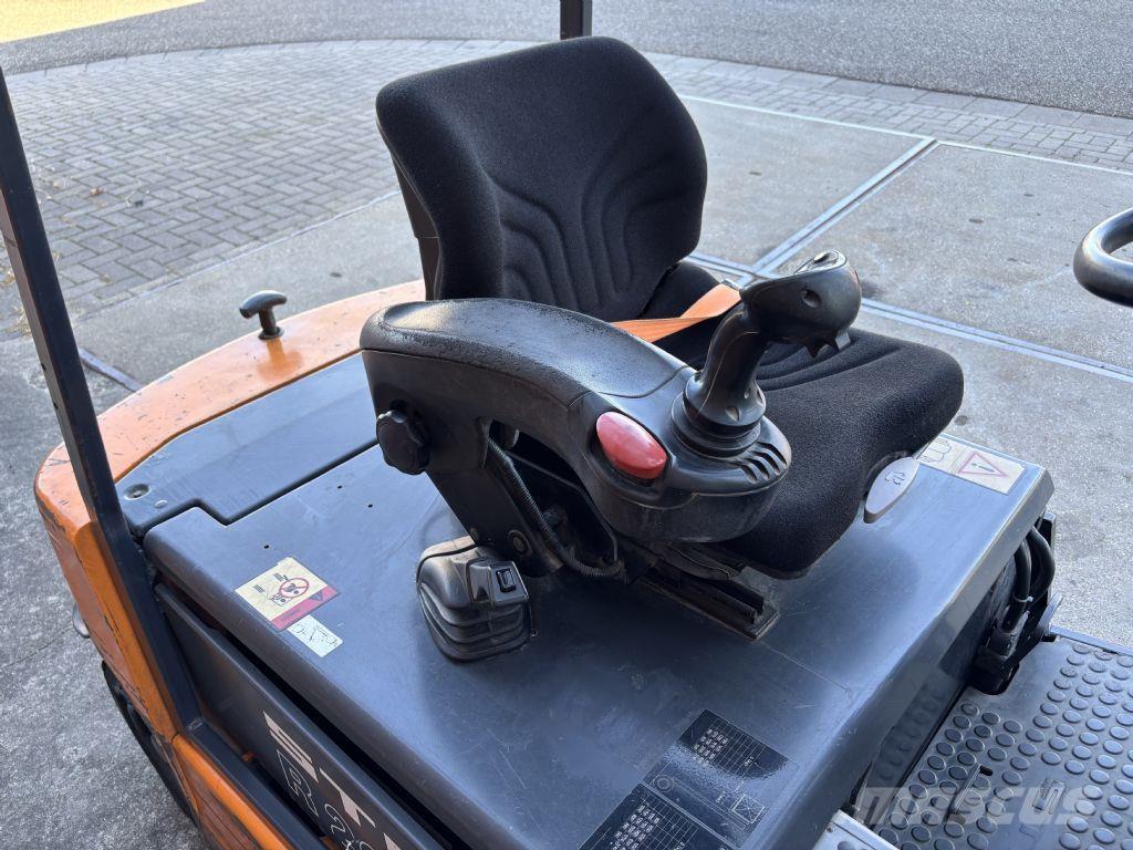 Still R20-20 P 전동 지게차