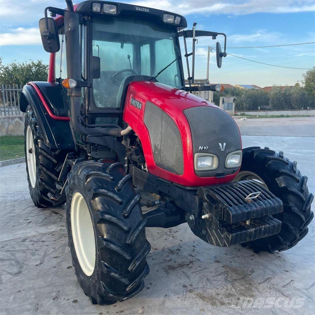 Valtra N92 트랙터
