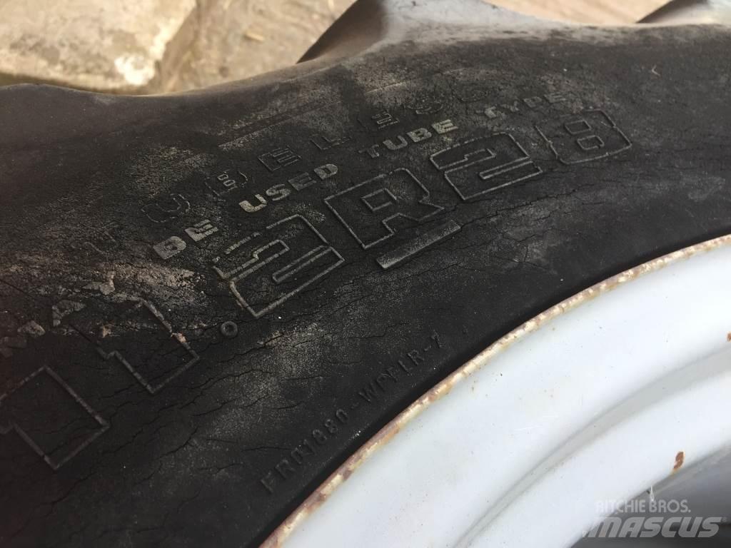 Goodyear  기타 트랙터 부속품