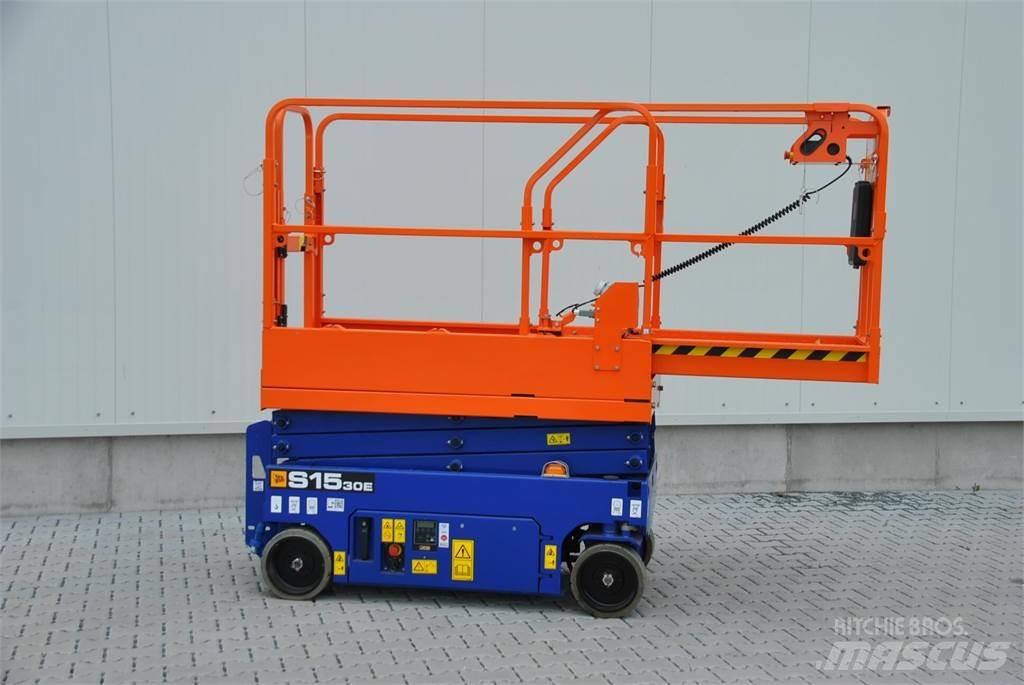 JCB S1530E 가위형 리프트