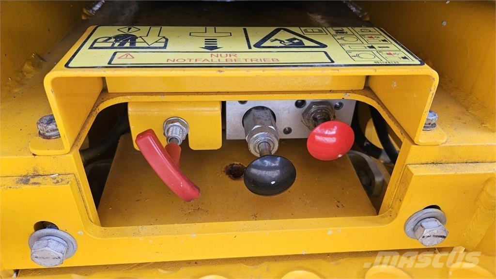 JCB S1930E 트레일러 탑재 고소작업대