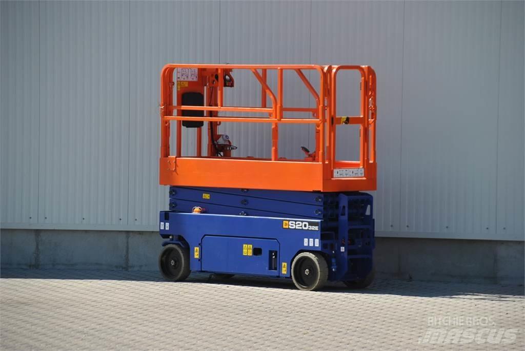 JCB S2032E 가위형 리프트