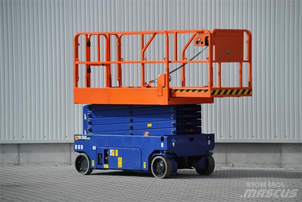 JCB S3246E ED 가위형 리프트
