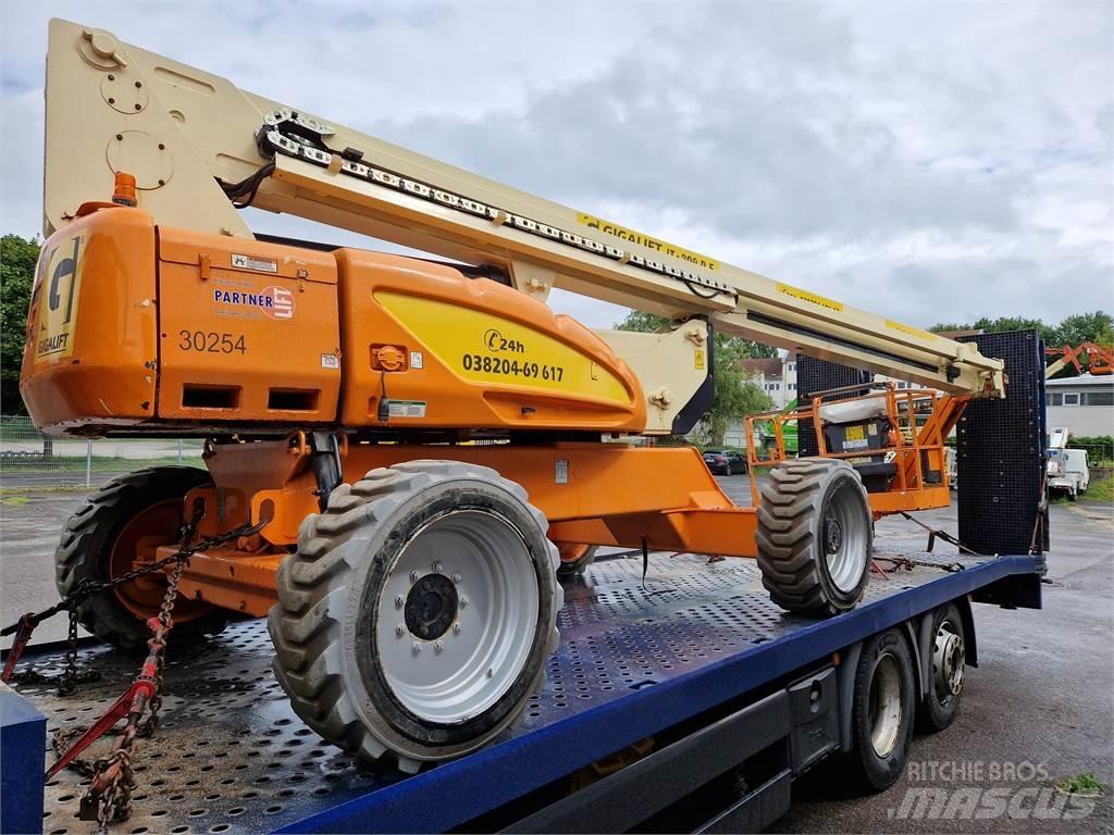 JLG M 600 JP 견인식 전동이동 리프트