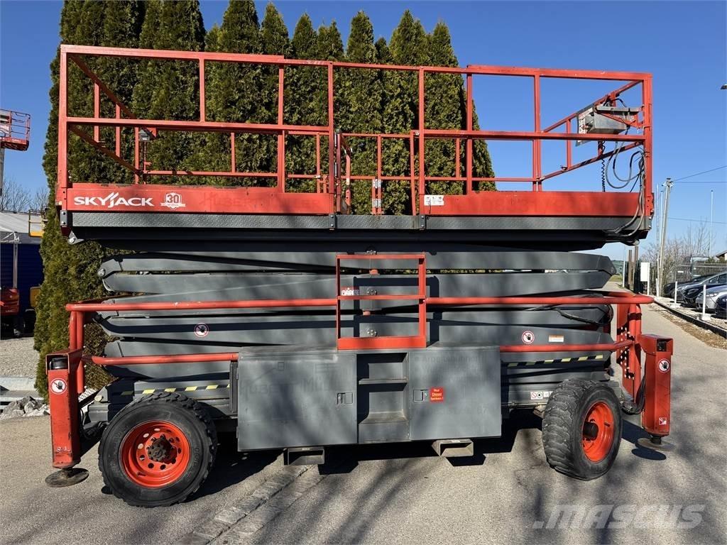 SkyJack SJ9250 가위형 리프트