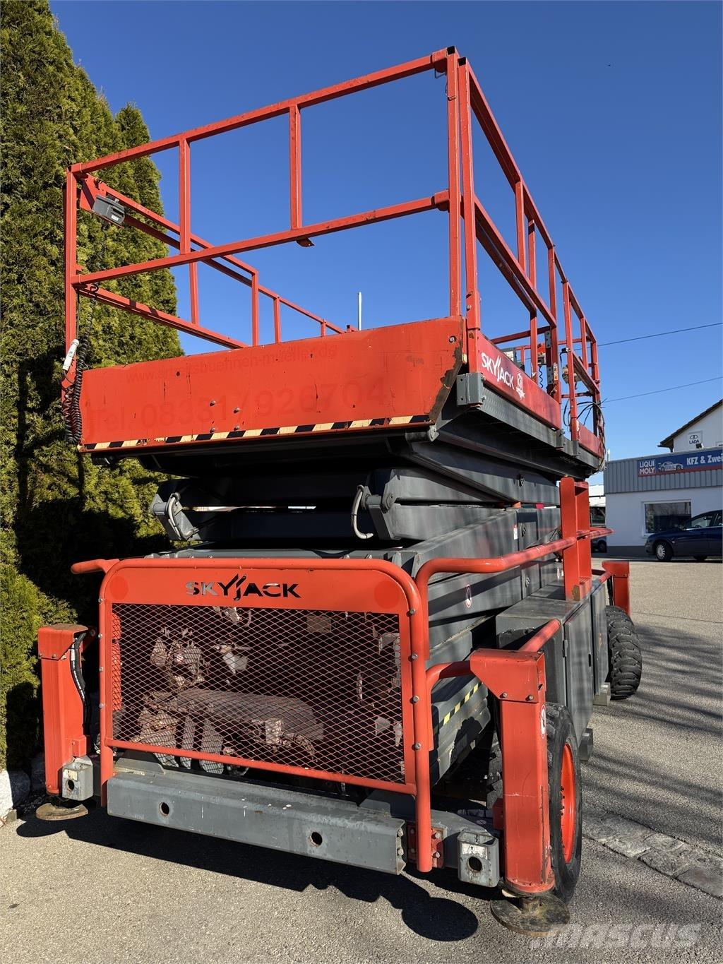 SkyJack SJ9250 가위형 리프트