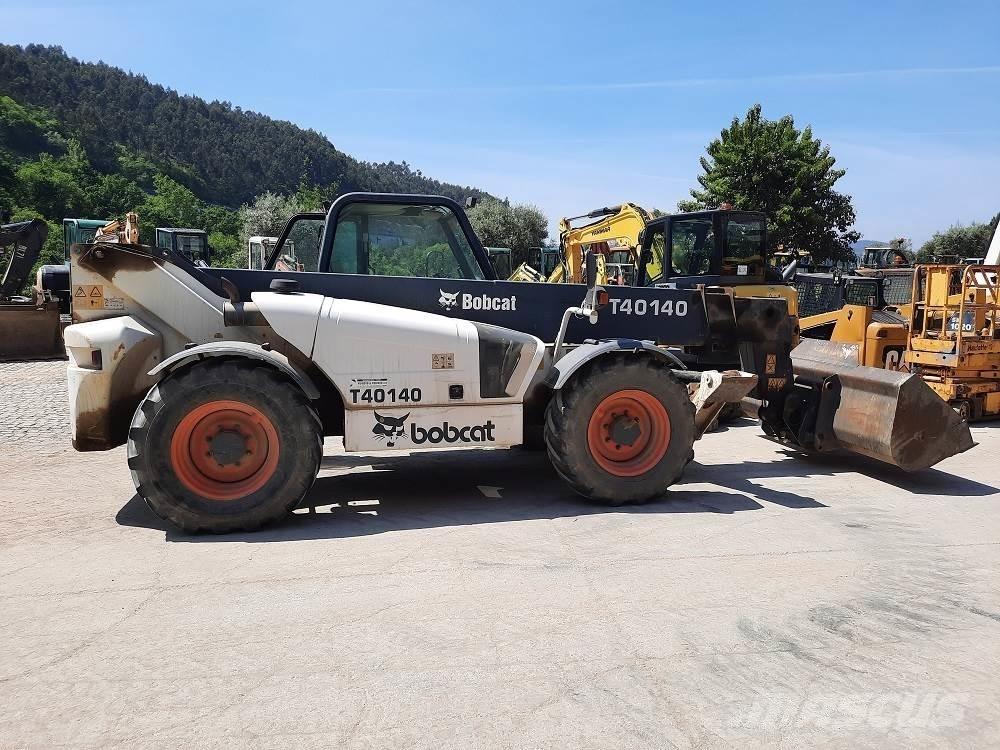 Bobcat T40-140 리치 트럭