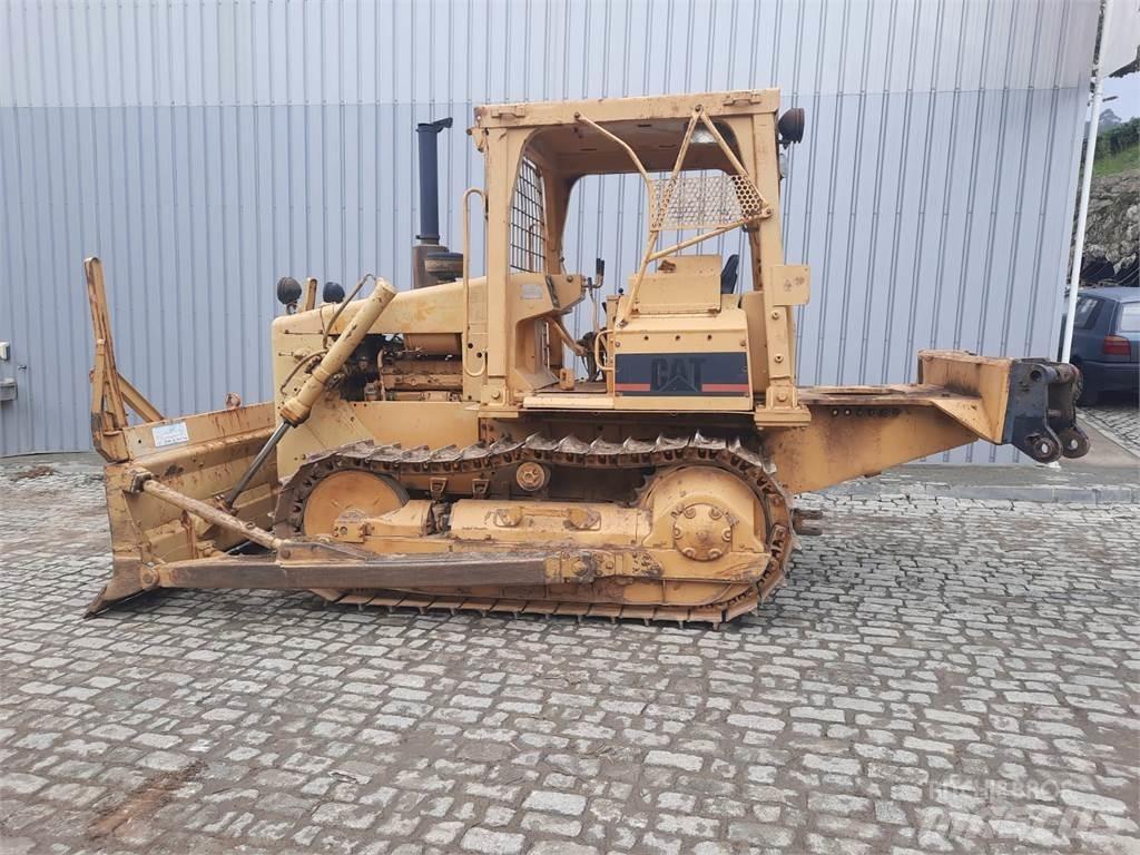 CAT D4E 파이프레이어 도저