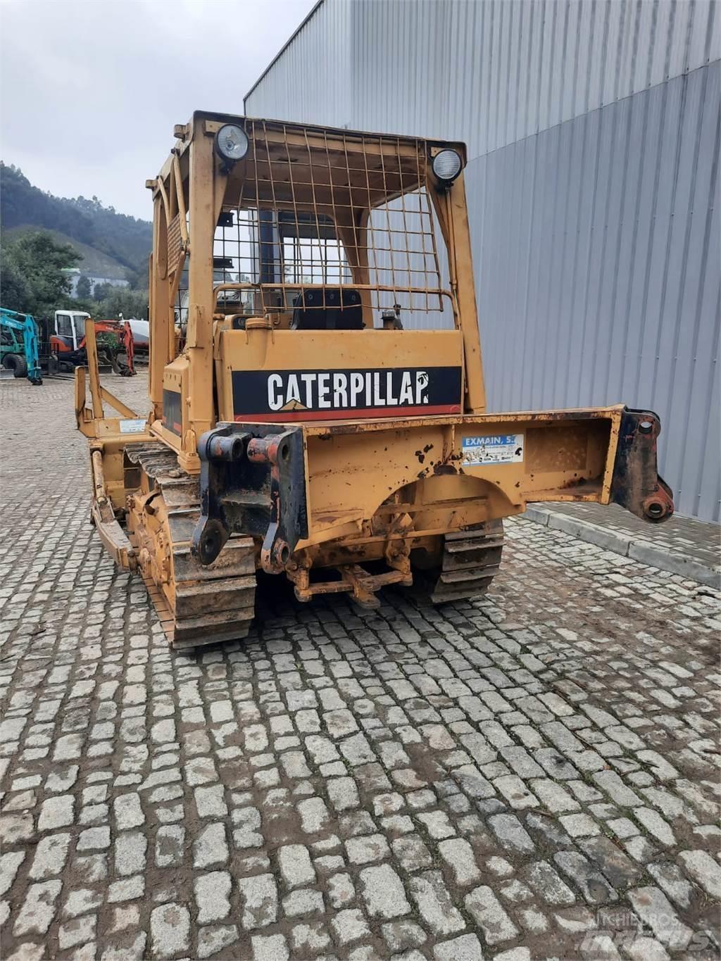 CAT D4E 파이프레이어 도저