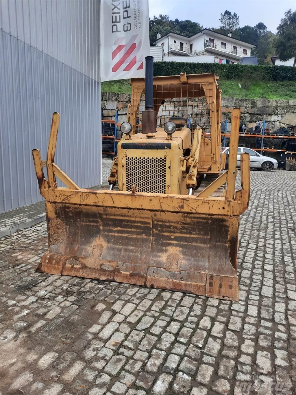 CAT D4E 파이프레이어 도저