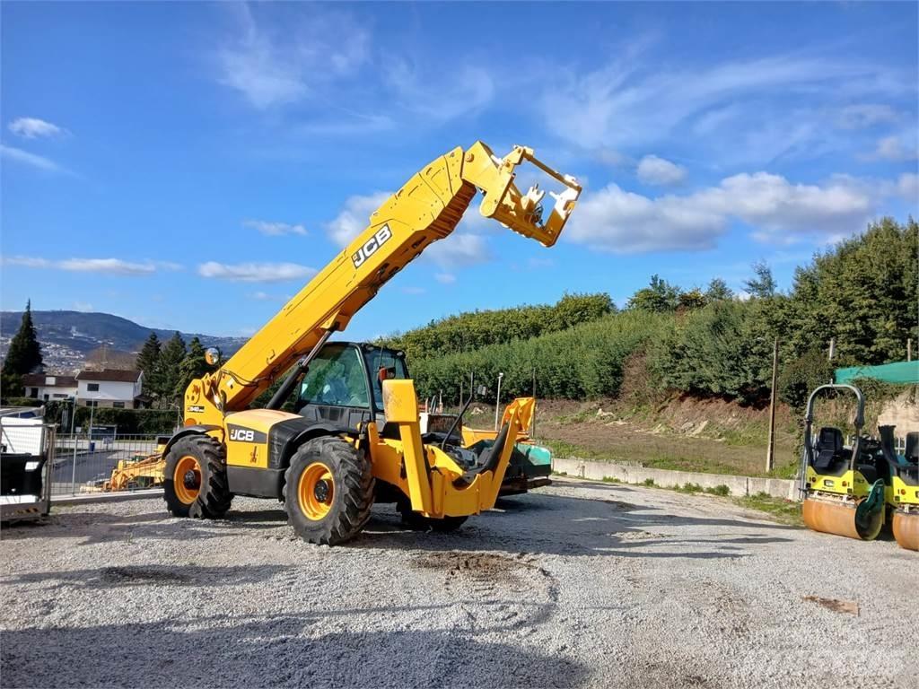 JCB 540-200 리치 트럭