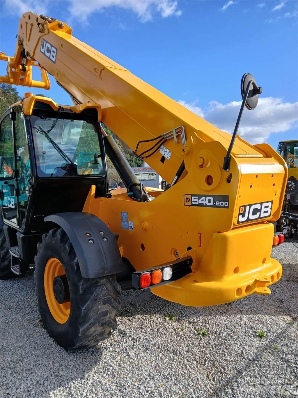 JCB 540-200 리치 트럭