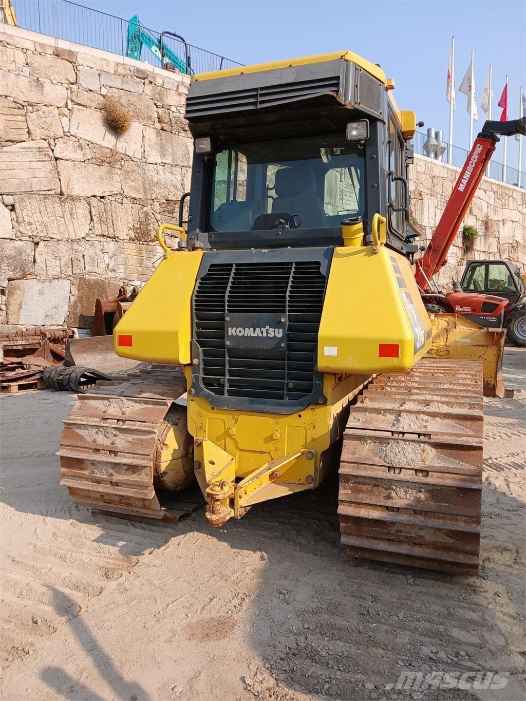 Komatsu D51PXI-22 파이프레이어 도저
