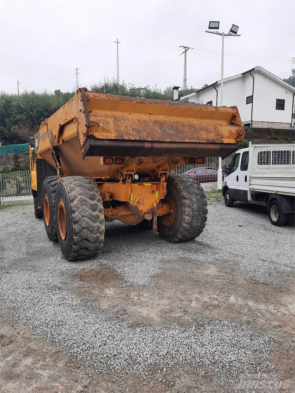 Volvo A25D 건설현장 덤프트럭