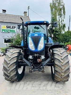New Holland T7.210RC 트랙터