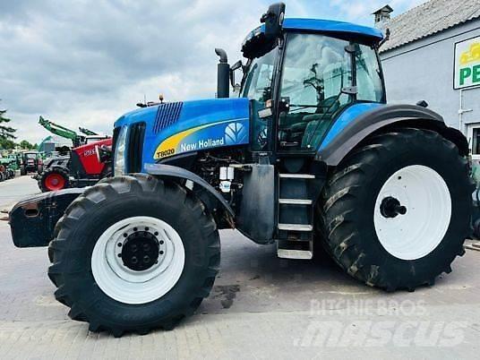 New Holland T8020 트랙터