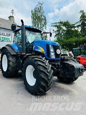 New Holland T8020 트랙터