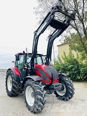 Valtra N104 트랙터