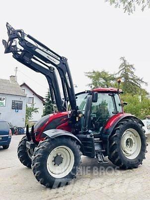 Valtra N104 트랙터