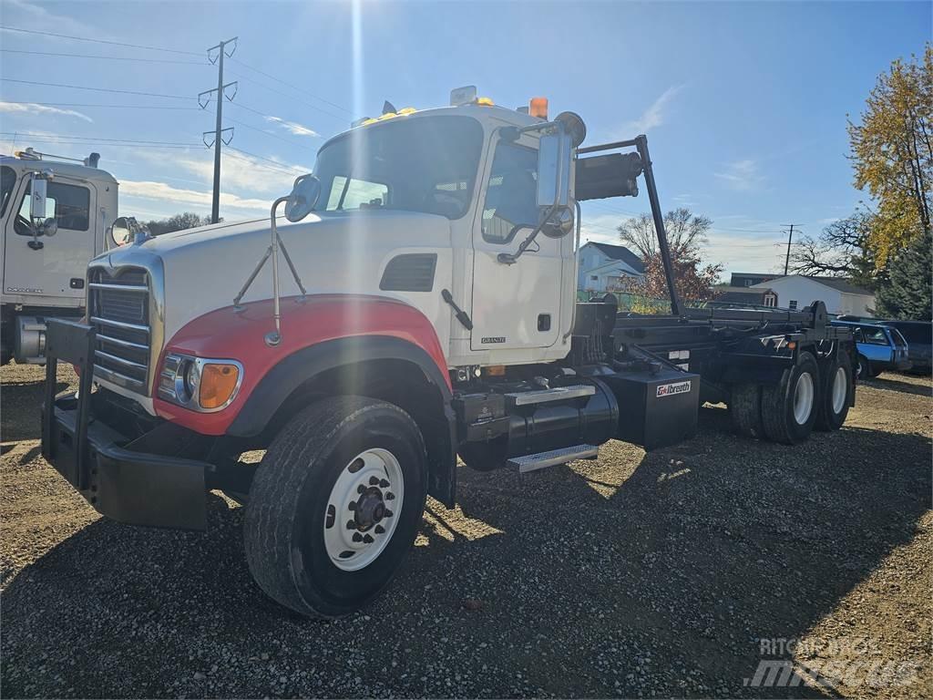 Mack CV713 기타 트럭