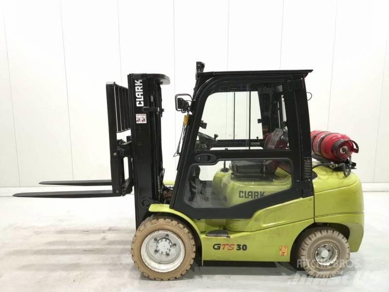 Clark GTS30L LPG 지게차
