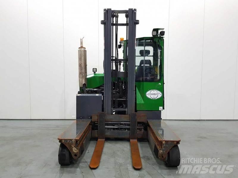 Combilift C3000 4방향 리치트럭
