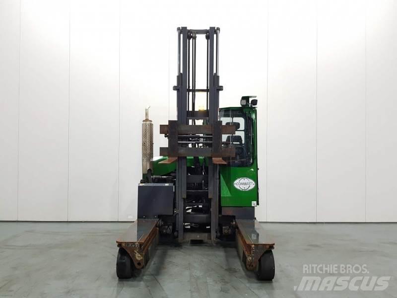 Combilift C3000 4방향 리치트럭
