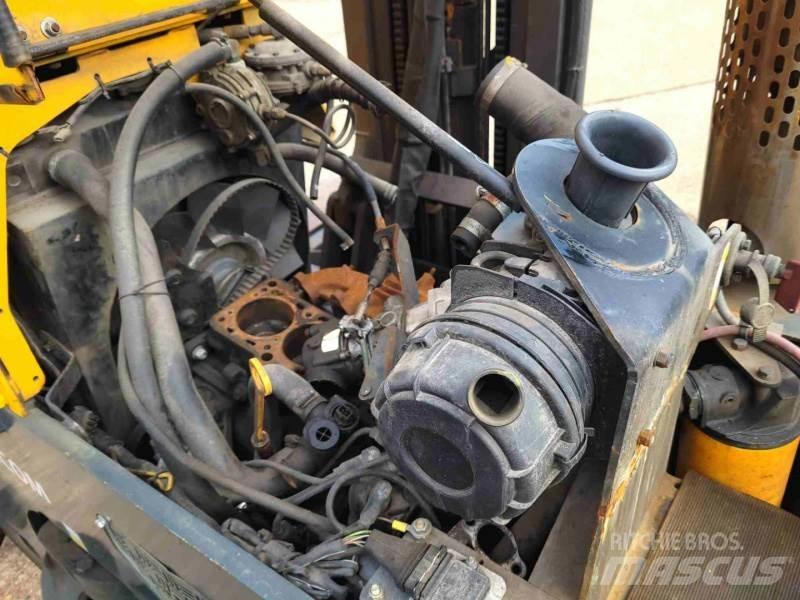 Combilift C3000 GAS 4방향 리치트럭