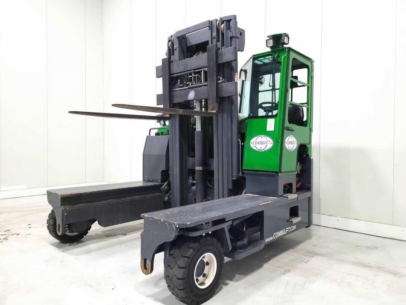 Combilift C8000 GAS 4방향 리치트럭