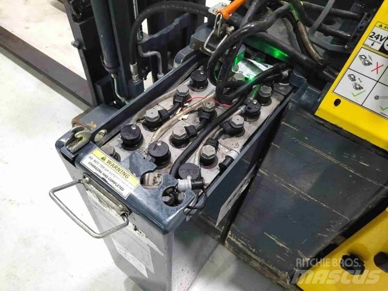 Combilift CS1500 보행식 리치 지게차