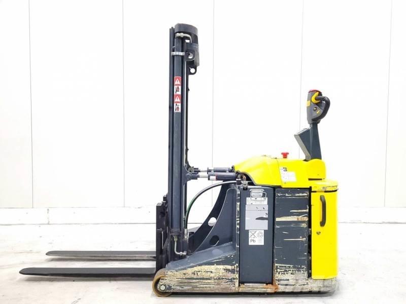 Combilift CS1500 보행식 리치 지게차