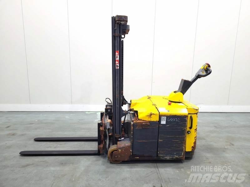 Combilift CS1500 보행식 리치 지게차