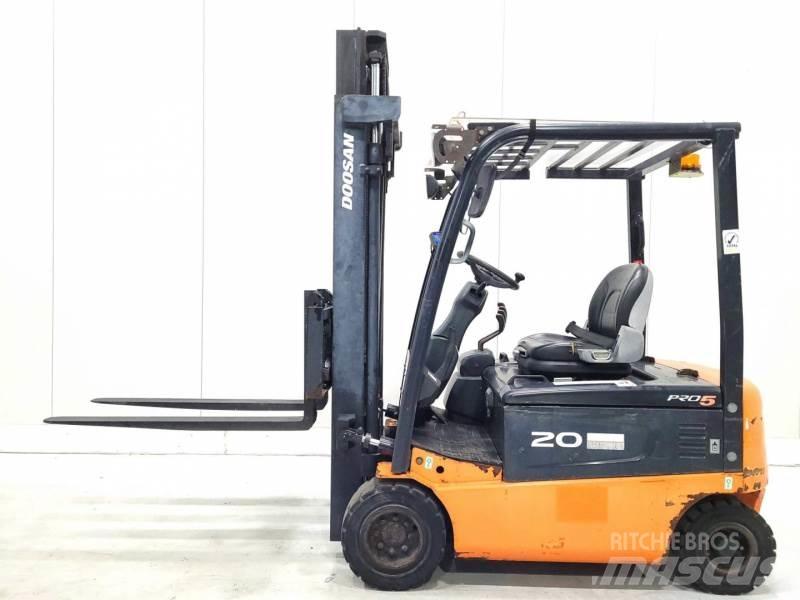 Doosan B20X-5 전동 지게차