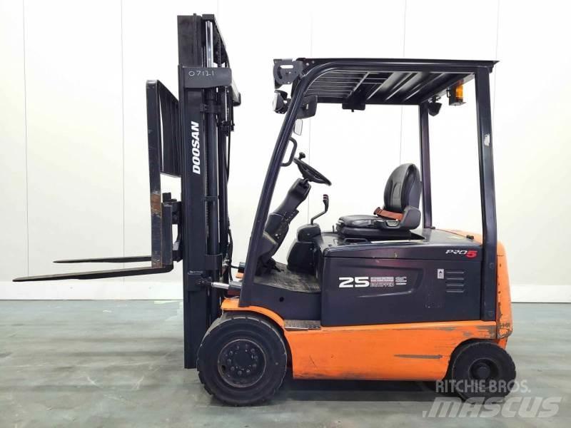 Doosan B25X-5 전동 지게차