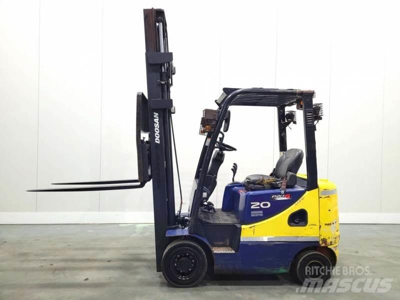 Doosan D20SC-5 디젤 지게차