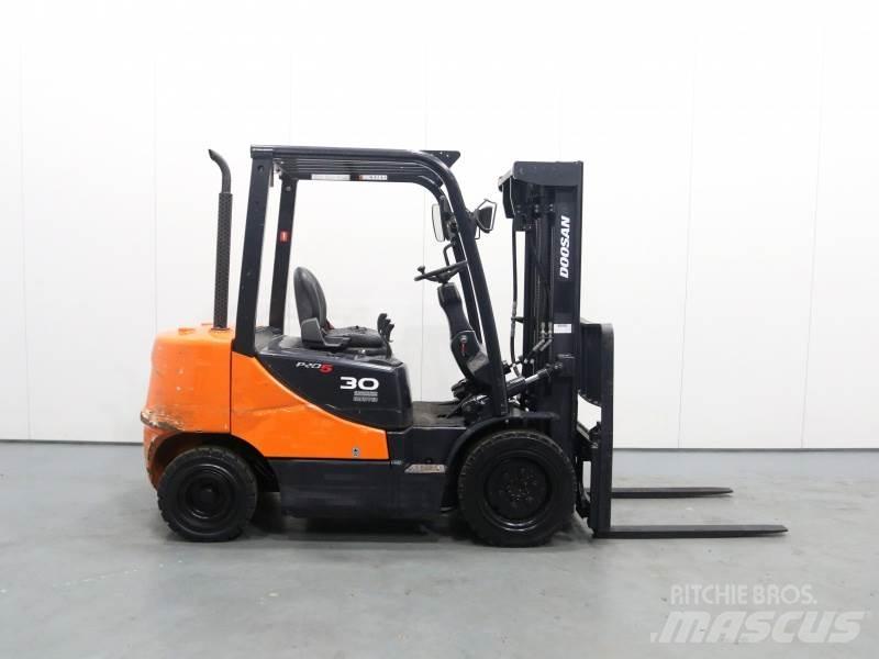 Doosan D30S-5 디젤 지게차