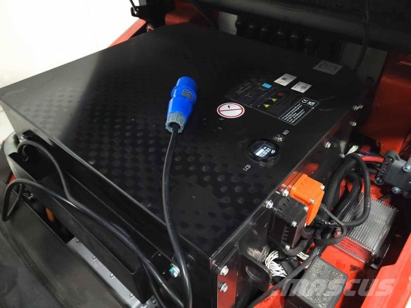 EP EFL203P FT 280 NC 전동 지게차