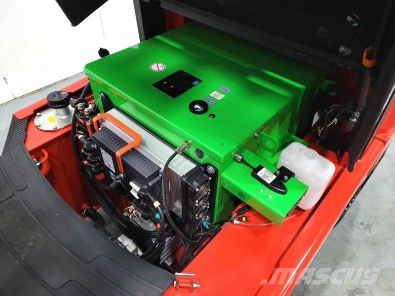 EP EFL302 205 HC 전동 지게차