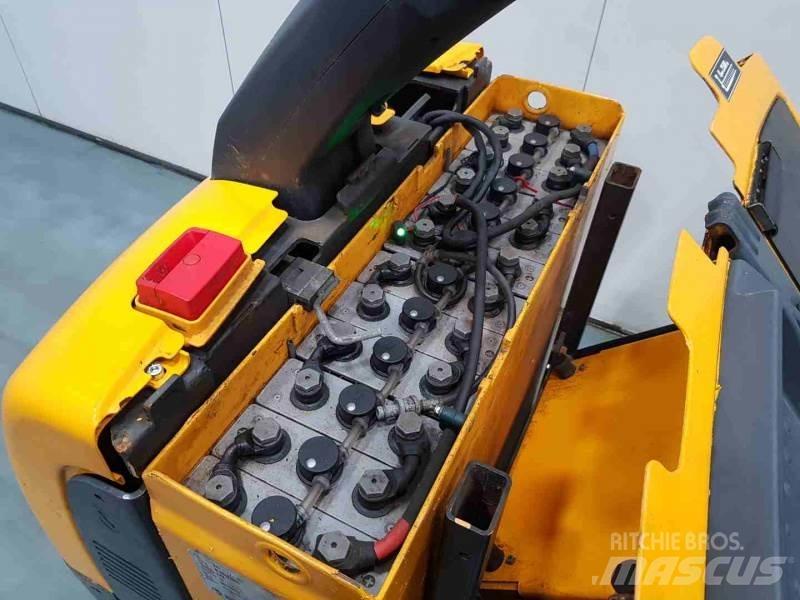 Jungheinrich ECE220 XL 미디엄 리프트 오더 피커