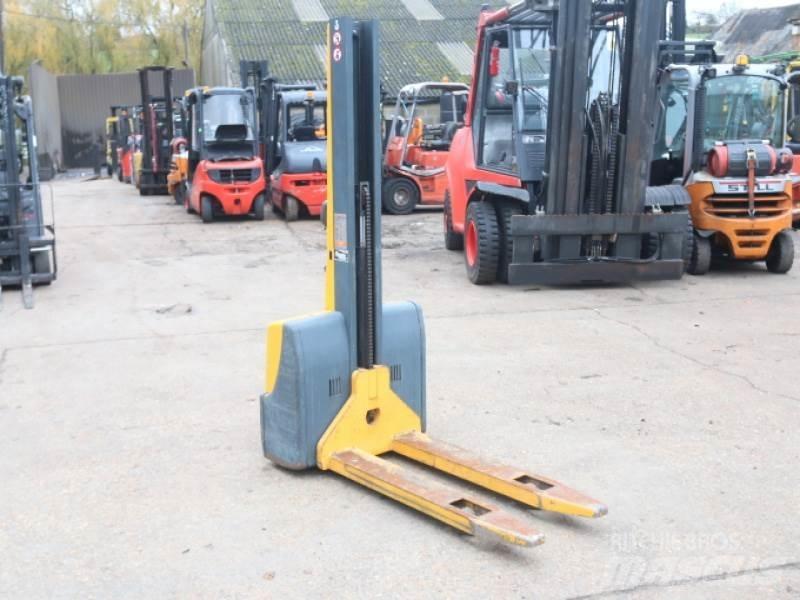 Jungheinrich EMC110 핸드 파레트 스태커