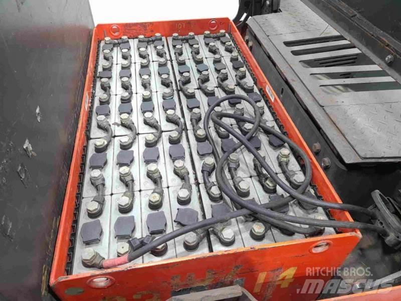 Linde P250 127 견인 트럭