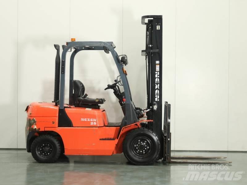 Nexen FDR25 디젤 지게차