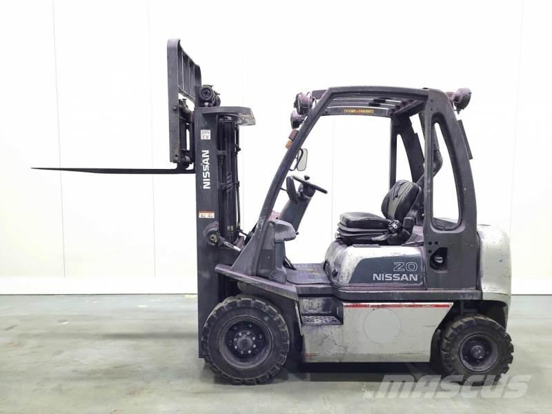 Nissan FD02A20 디젤 지게차