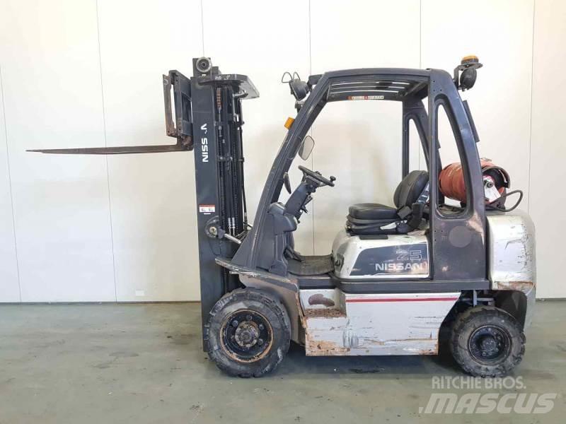 Nissan U1D272520 LPG 지게차