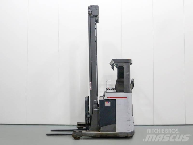 Nissan UNS161 리치 트럭