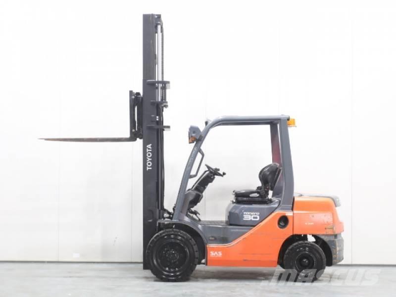 Toyota 02-8FDF30 디젤 지게차