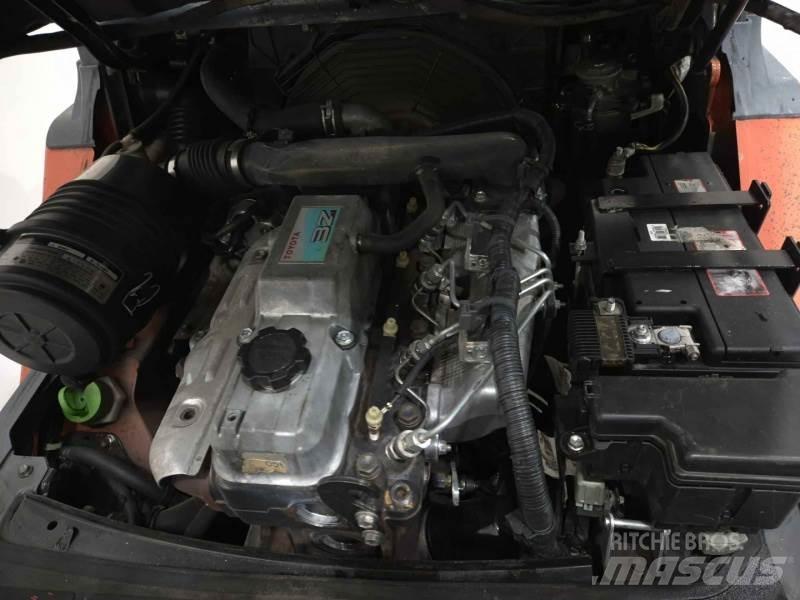 Toyota 52-8FDJF35 디젤 지게차