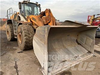 Liebherr L586  휠로우더