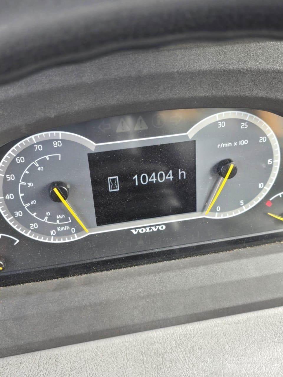 Volvo A30G 연결식 홀러